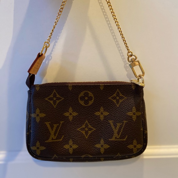 Louis Vuitton Mini Pochette AUTHENTIC/ NO FLAWS - Picture 12 of 15